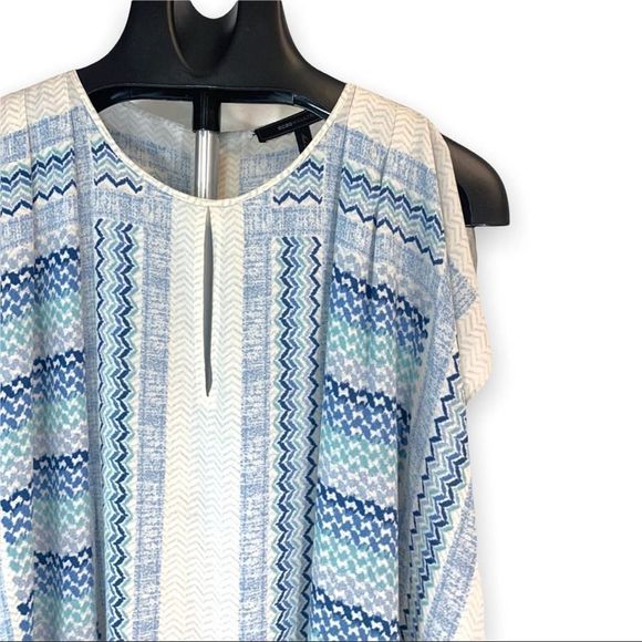 BCBGMaxAzria Women's S Blue Coastal Kaili Keyhole Blouse Geometric Chevron Flowy - Picture 2 of 10